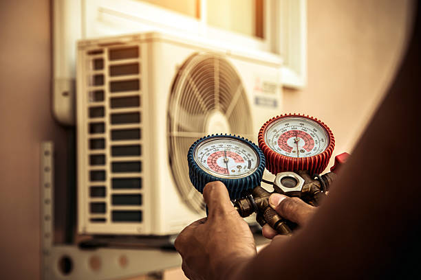 Professional Hvac Installation technician working in Notasulga, AL